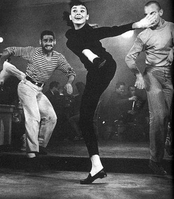Audrey Hepburn mit Weejuns Pennyloafern von G. H. Bass