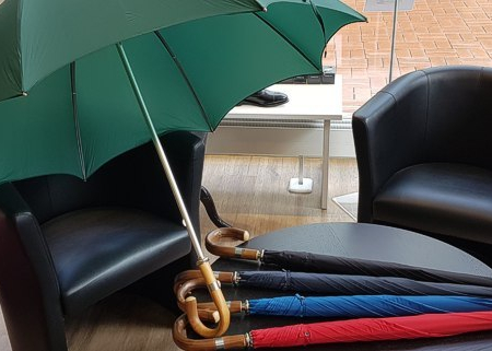 Regenschirme - das großformatige Original von Swayne Adeney Brigg in verschiedenen Farben