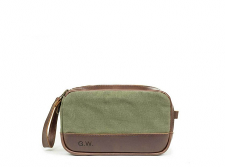 Kulturbeutel Bruno in grün von Buckle & Seam