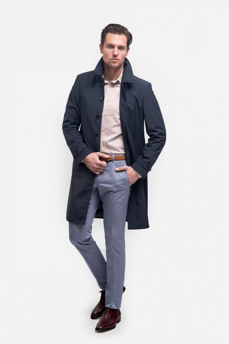 Rain Coat 2 Mann in blauem Rain Coat